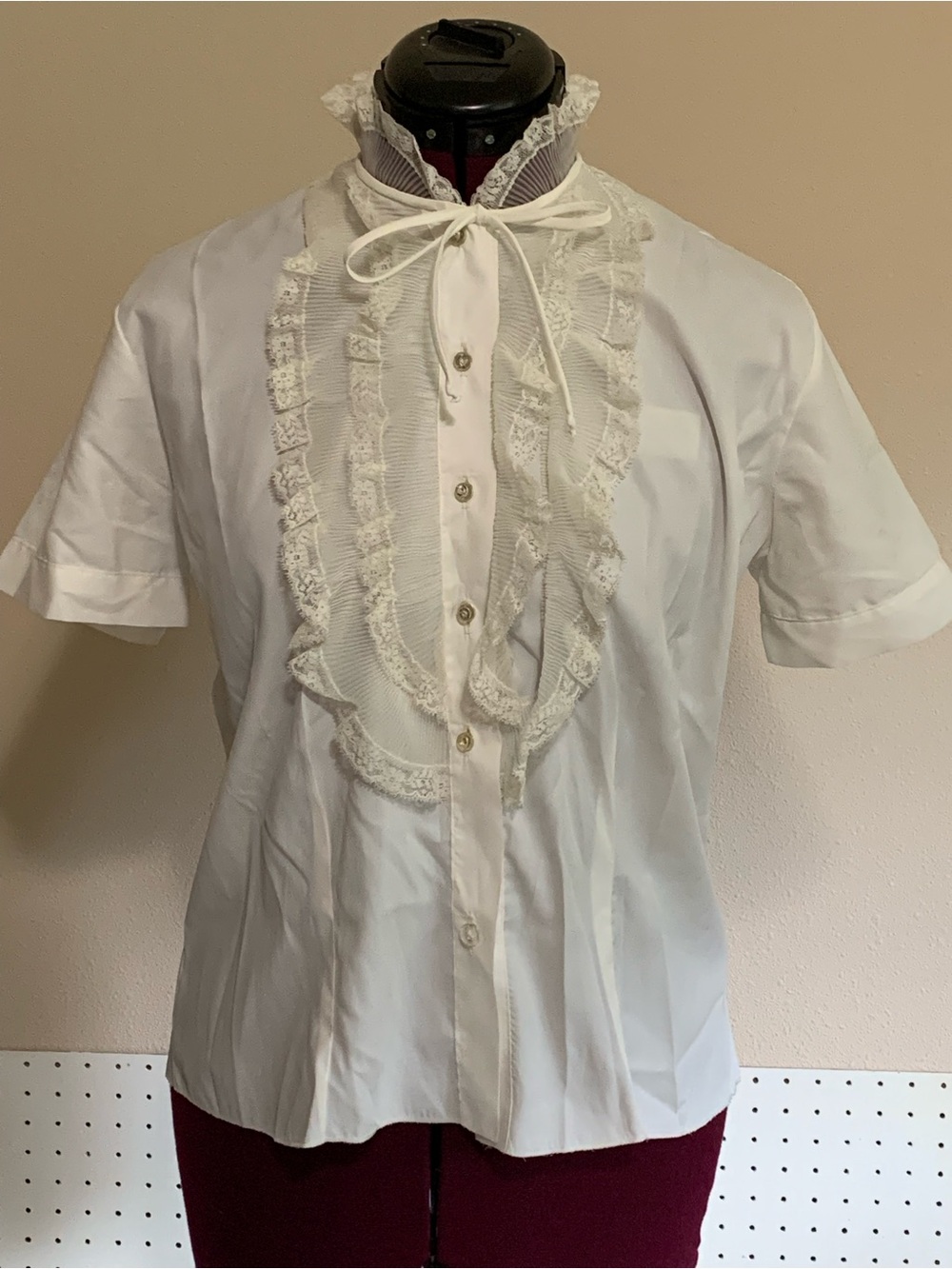 Vintage Lee Mar of California  White Ruffled Tie-Neck Blouse